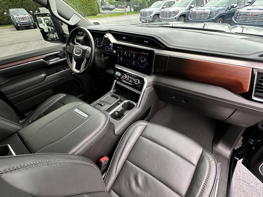 Used 2024 GMC Sierra 2500 Denali w/ Denali Reserve Package AWD/4WD image 14