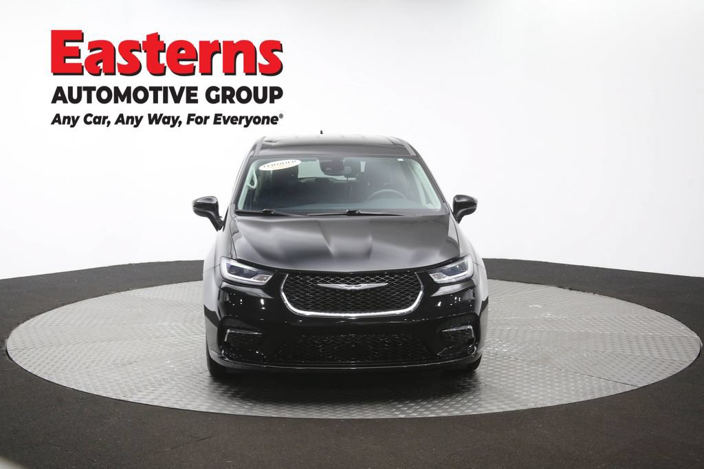 Used 2023 Chrysler Pacifica Touring-L FWD image 54