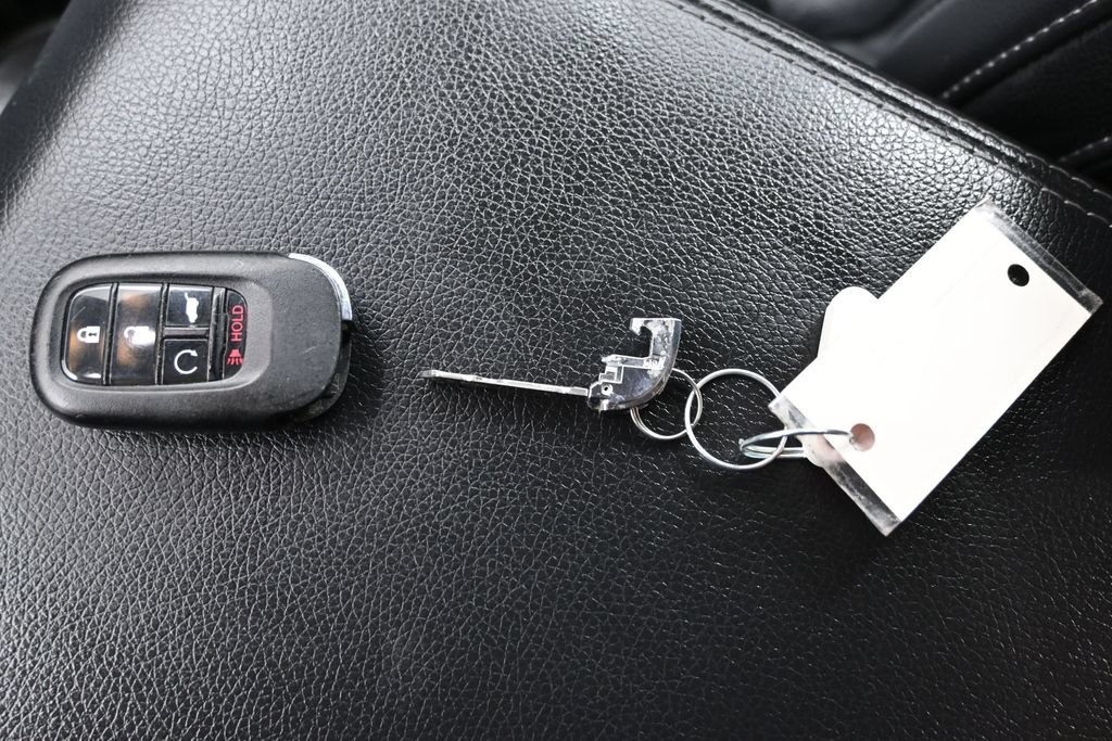 Used 2023 Honda Pilot EX-L image 32