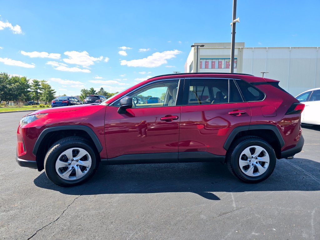 Used 2021 Toyota RAV4 LE AWD/4WD image 5