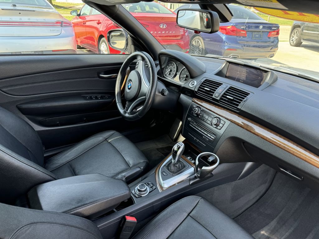 Used 2011 BMW 135i Convertible image 17
