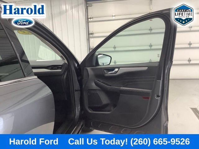 Used 2023 Ford Escape Platinum AWD/4WD image 11