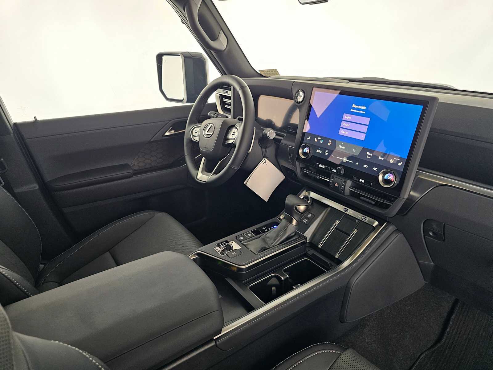 Used 2025 Lexus GX 550 image 11
