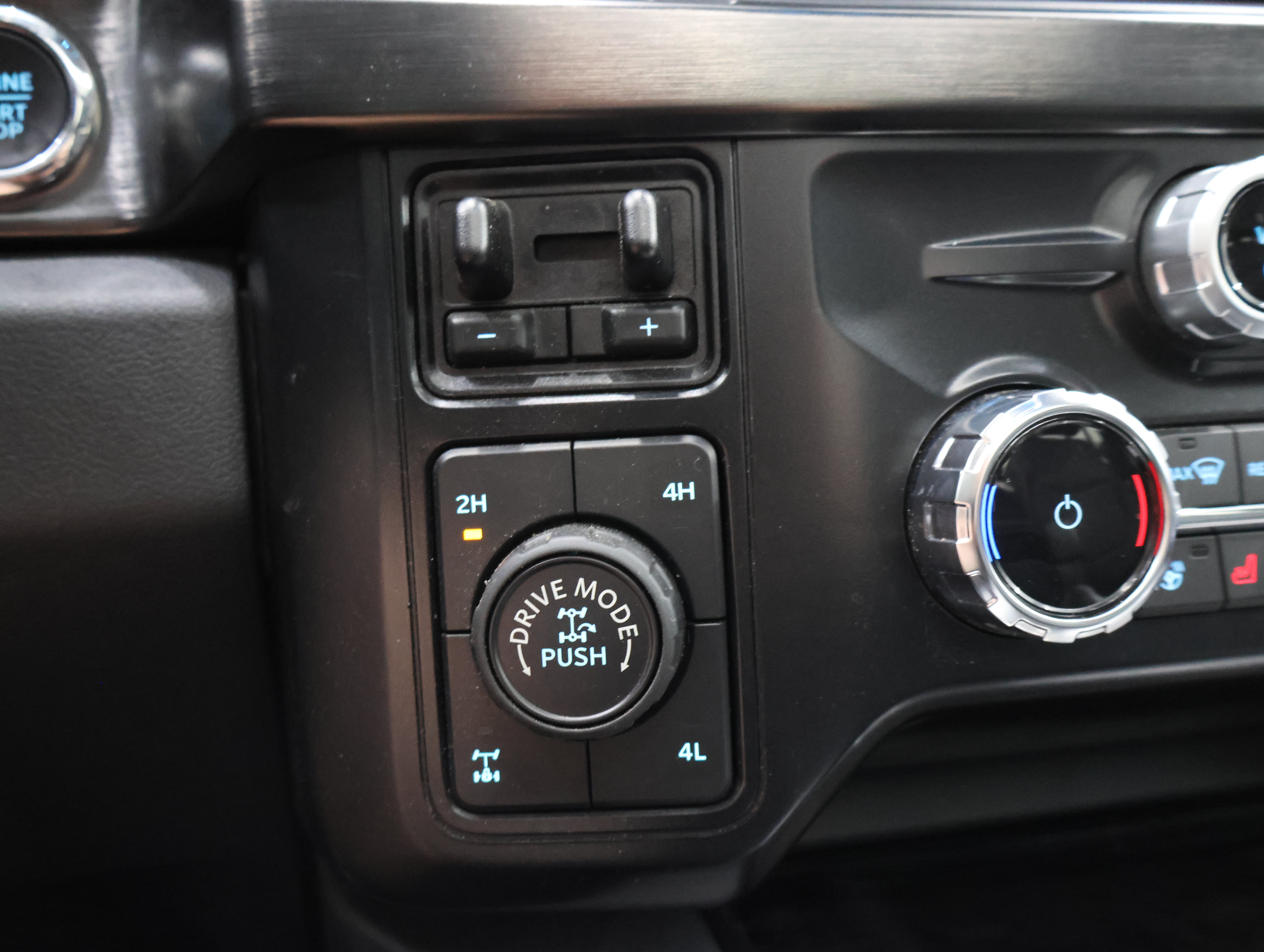 Used 2024 Ford F250 Lariat w/ Lariat Ultimate Package AWD/4WD image 53