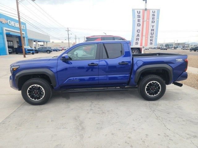 Used 2025 Toyota Tacoma TRD Off-Road image 43