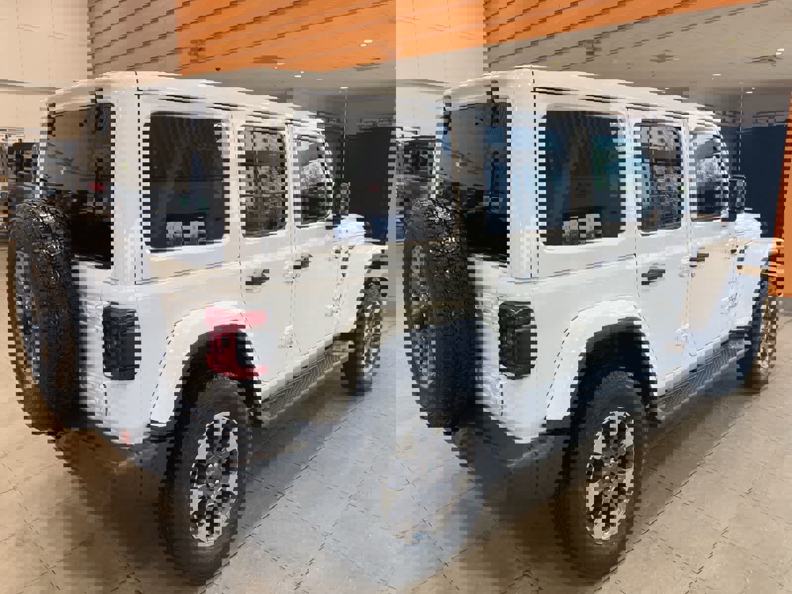 Used 2020 Jeep Wrangler Unlimited Sahara w/ Uconnect 4C Nav & Sound Group image 5