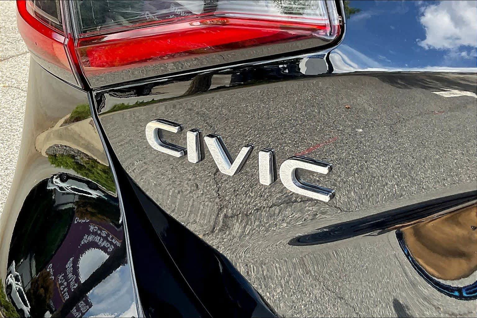 Used 2025 Honda Civic Sport image 30