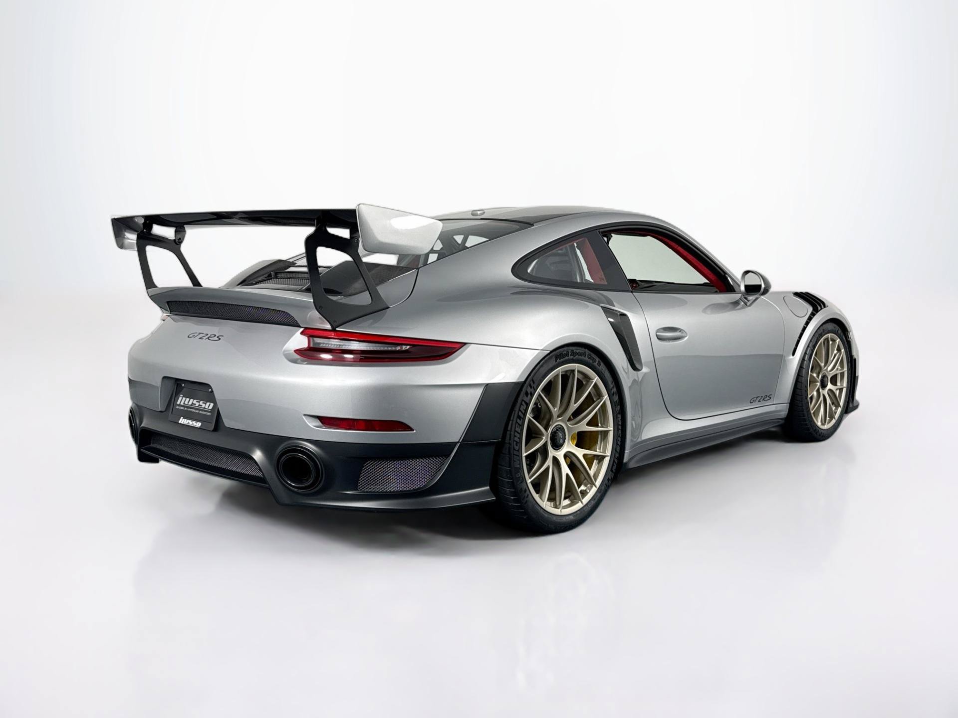 Used 2018 Porsche 911 GT2 RS RWD image 5