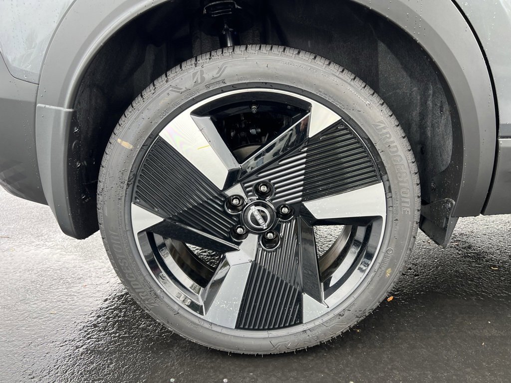 New 2026 Nissan Kicks SR w/ Cold Weather Package image 8