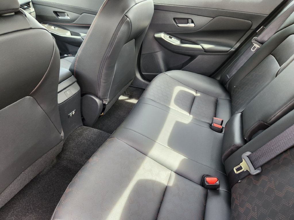 New 2027 Nissan Sentra SR w/ Floor Mat Package FWD image 15