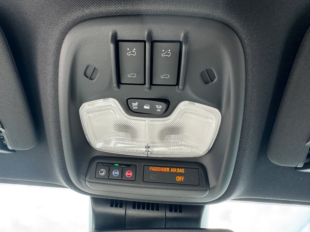 New 2026 Chevrolet Colorado ZR2 w/ Technology Package AWD/4WD image 19
