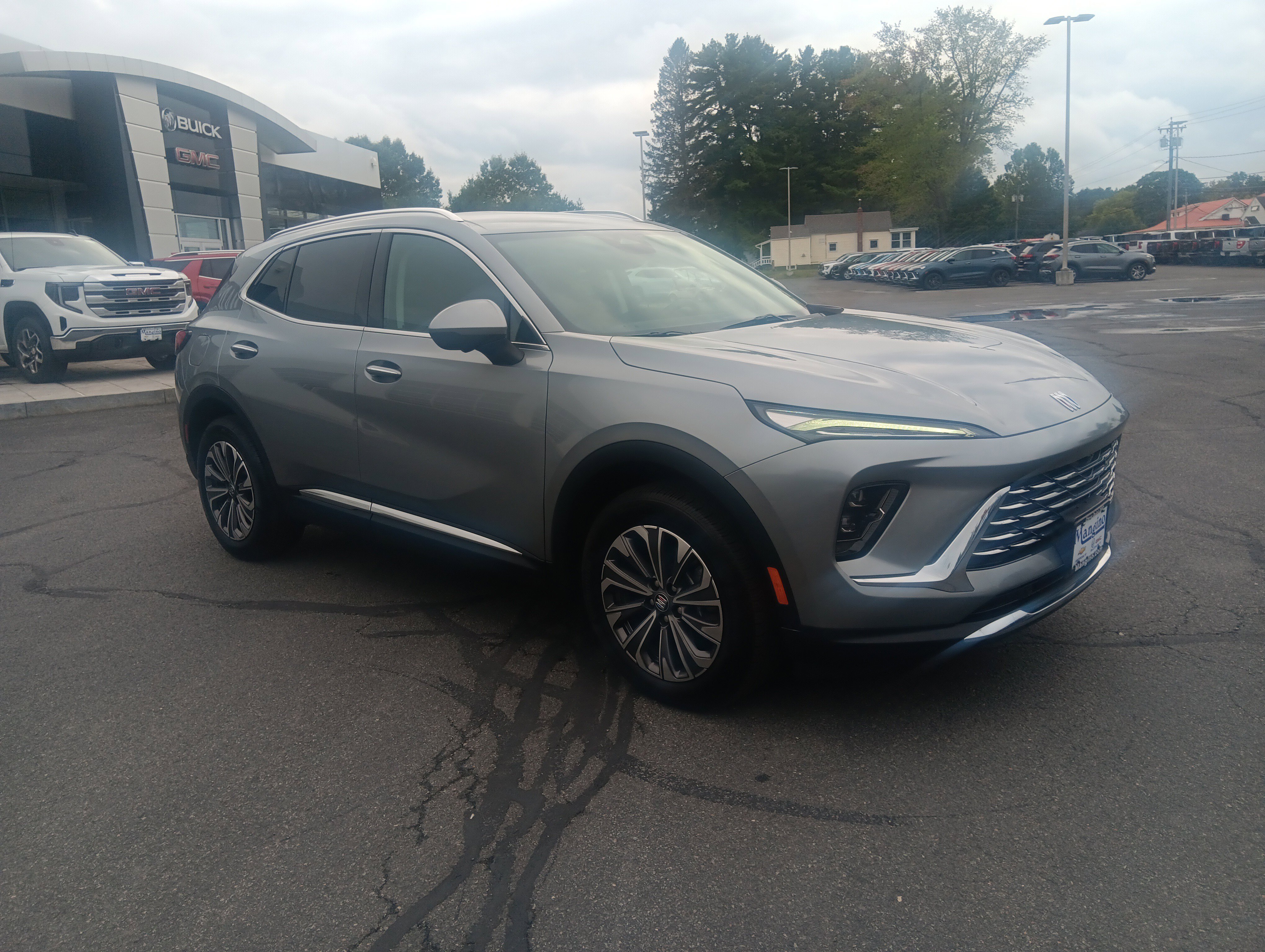 Used 2024 Buick Envision Preferred image 9