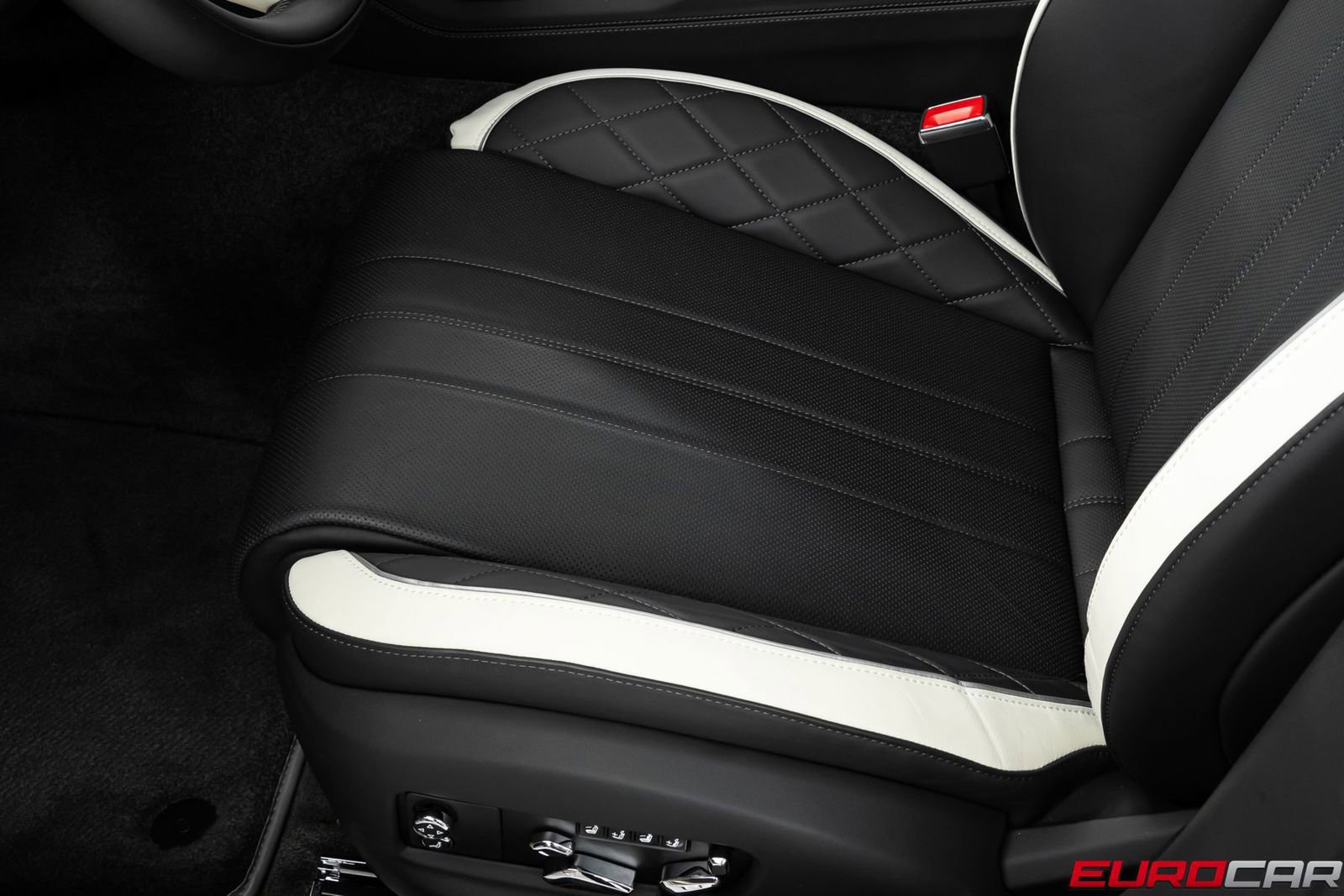 Used 2024 Bentley Flying Spur W12 AWD/4WD image 44