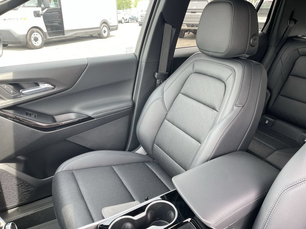 New 2026 Chevrolet Equinox LT w/ Convenience Package II FWD image 24