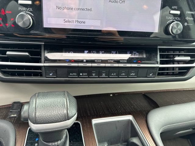 Used 2021 Toyota Sienna XLE AWD/4WD image 22