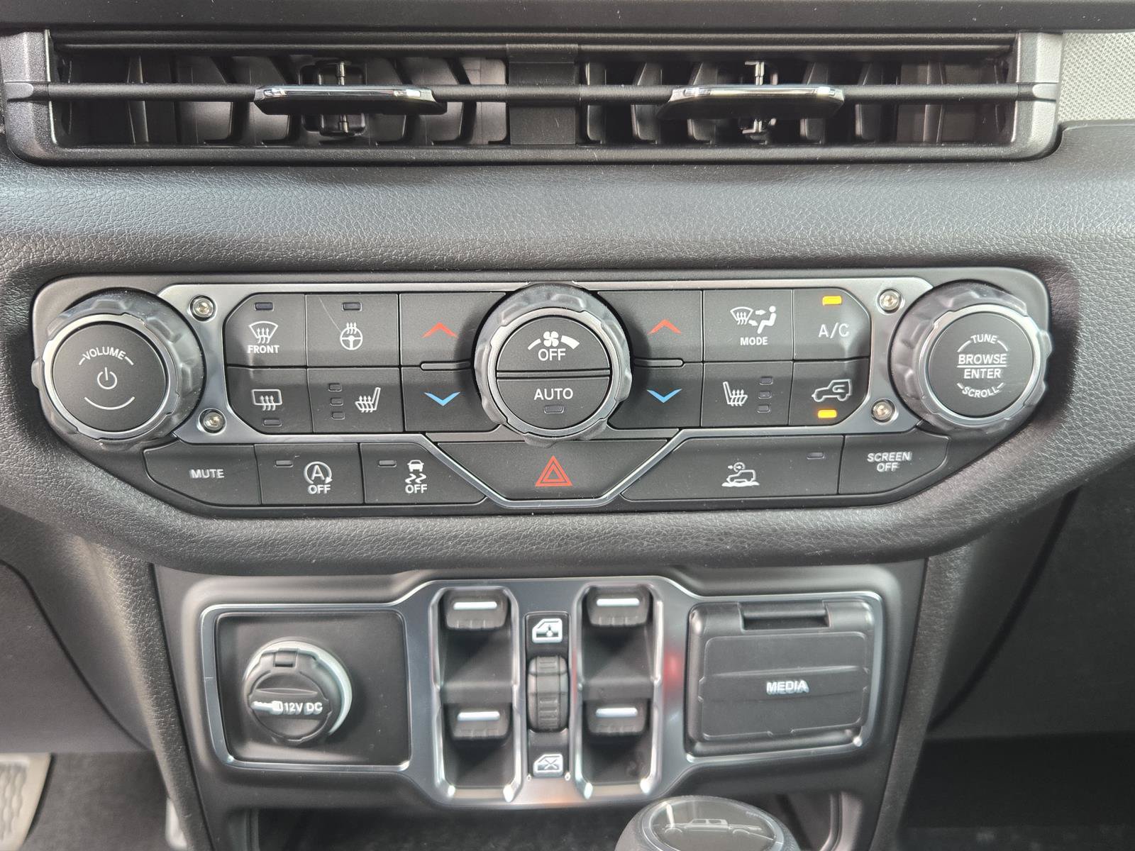 New 2026 Jeep Gladiator Sport AWD/4WD image 14