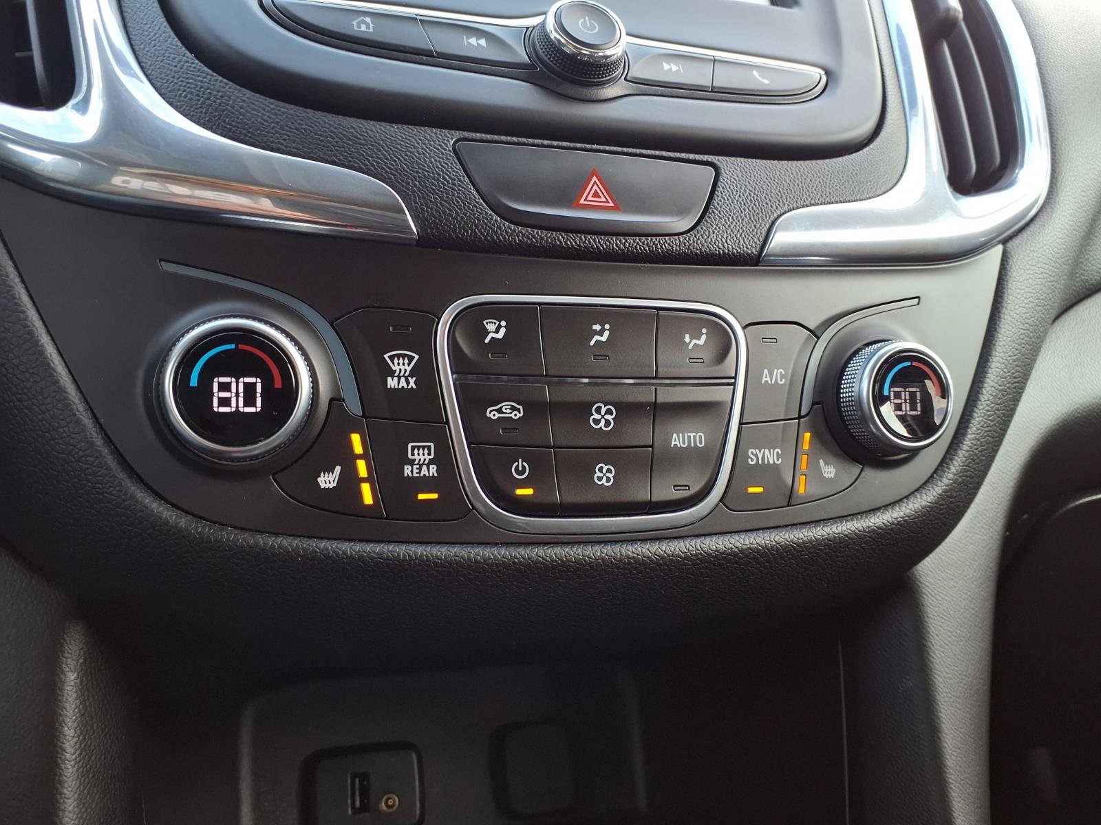 Used 2018 Chevrolet Equinox LT AWD/4WD image 17
