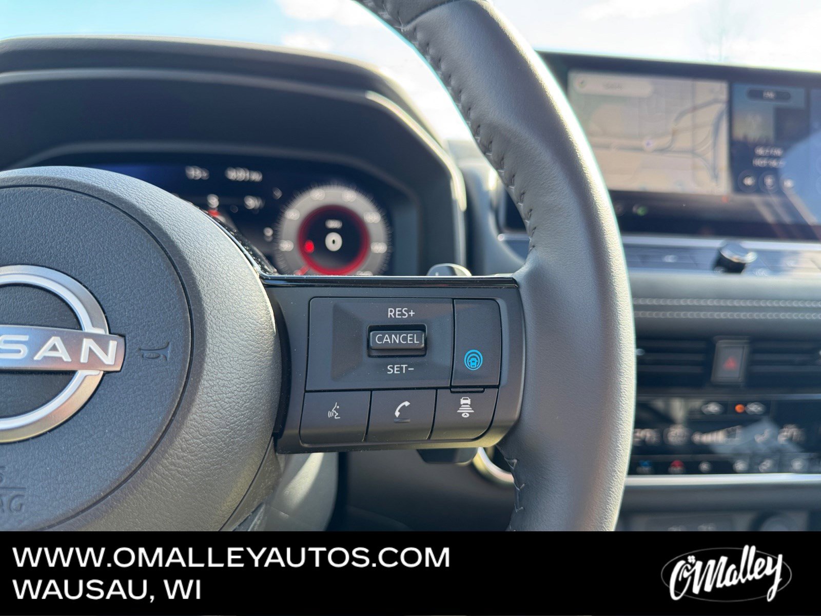 Used 2024 Nissan Rogue SL w/ SL Premium Package image 17