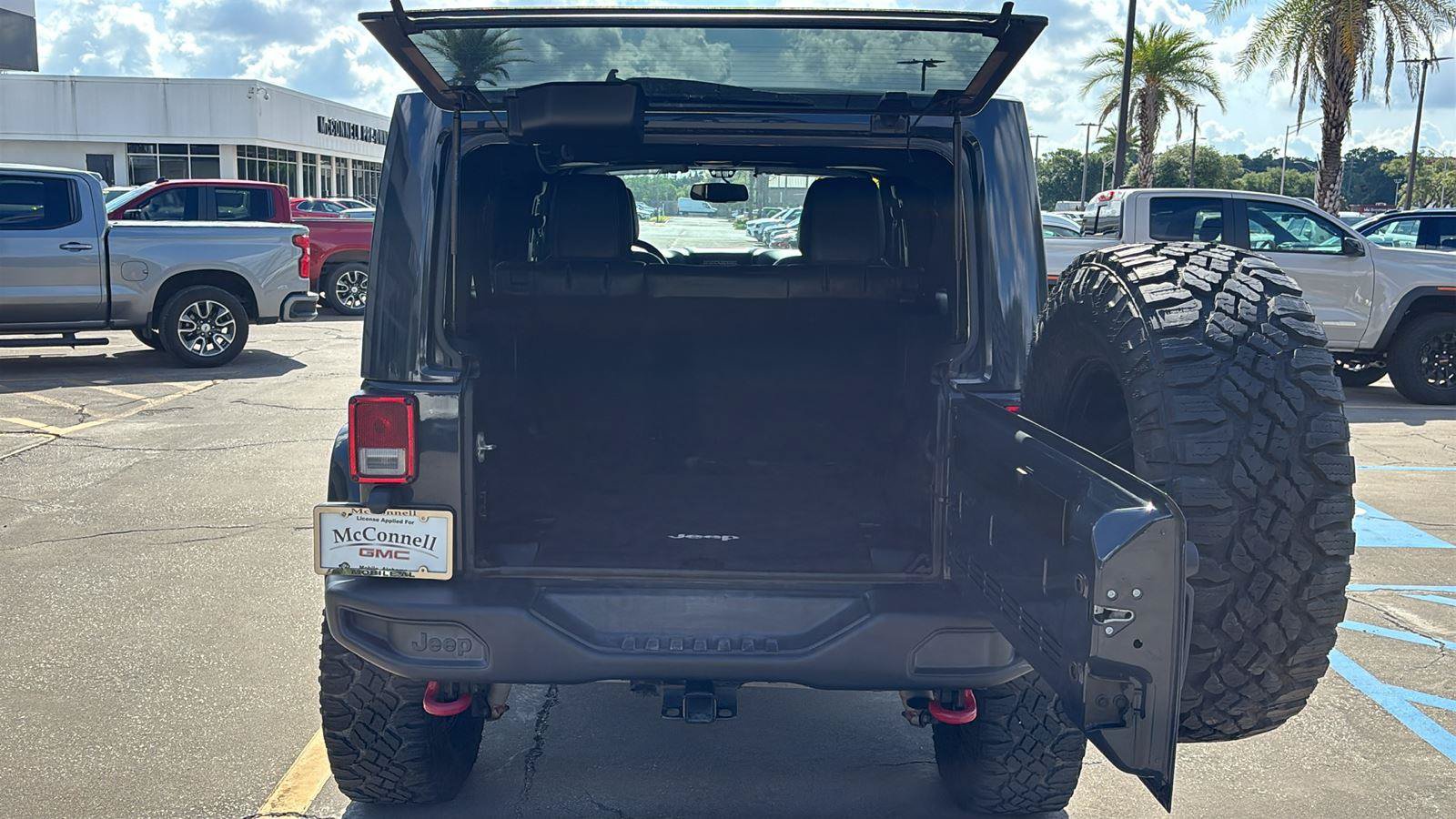 Used 2017 Jeep Wrangler Unlimited Rubicon AWD/4WD image 17