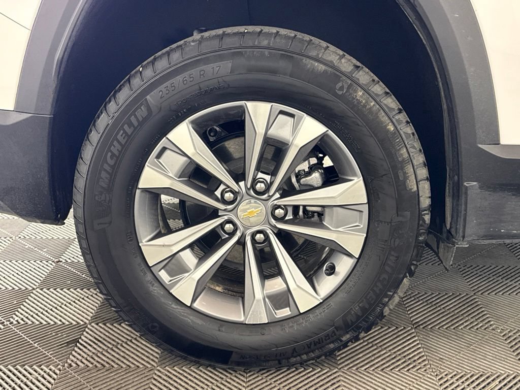 Certified 2025 Chevrolet Equinox LT AWD/4WD image 16