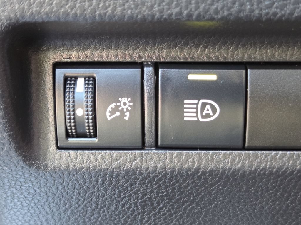 Used 2022 Toyota RAV4 XSE AWD/4WD image 13