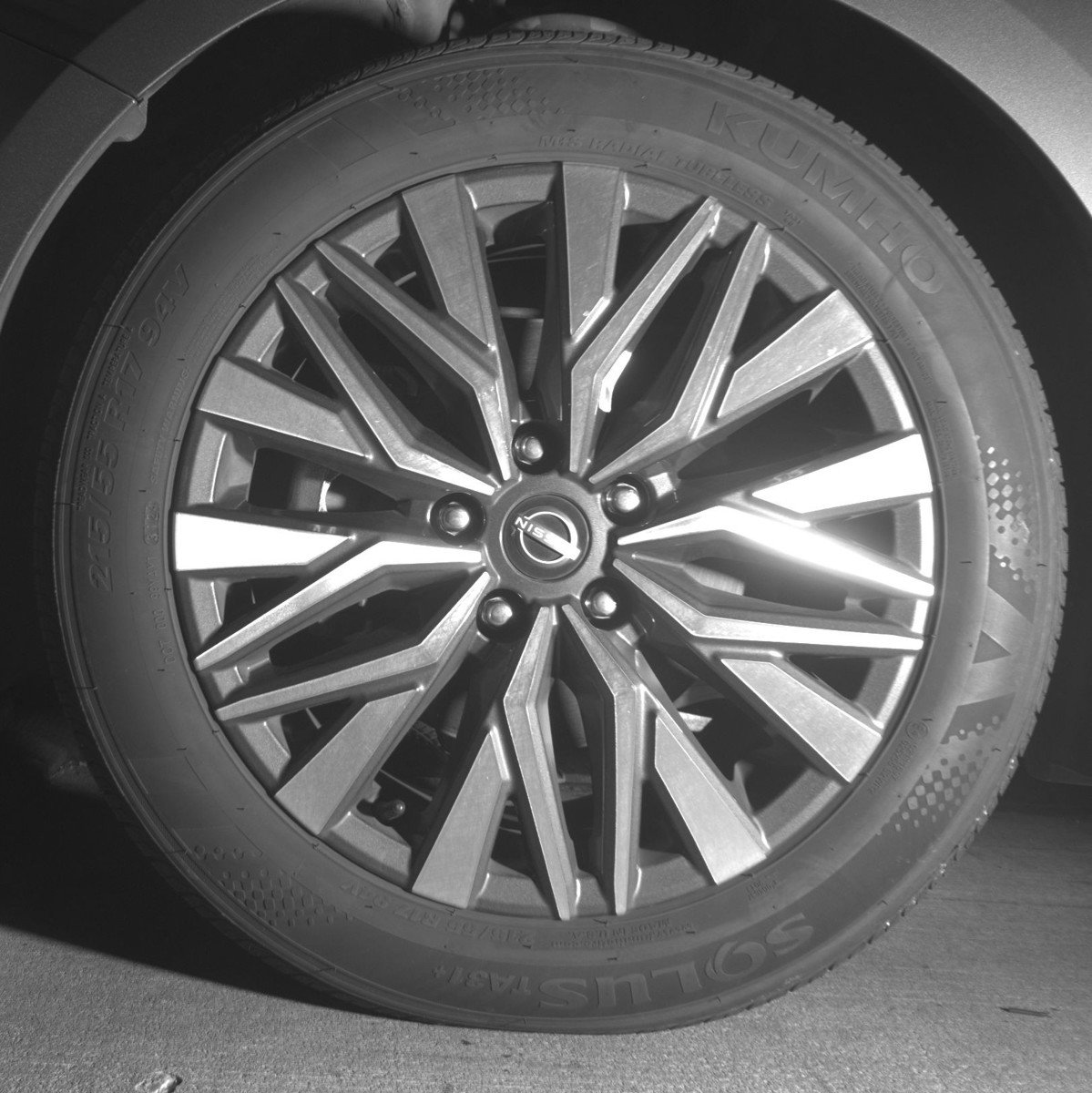 Used 2025 Nissan Altima 2.5 SV FWD image 12