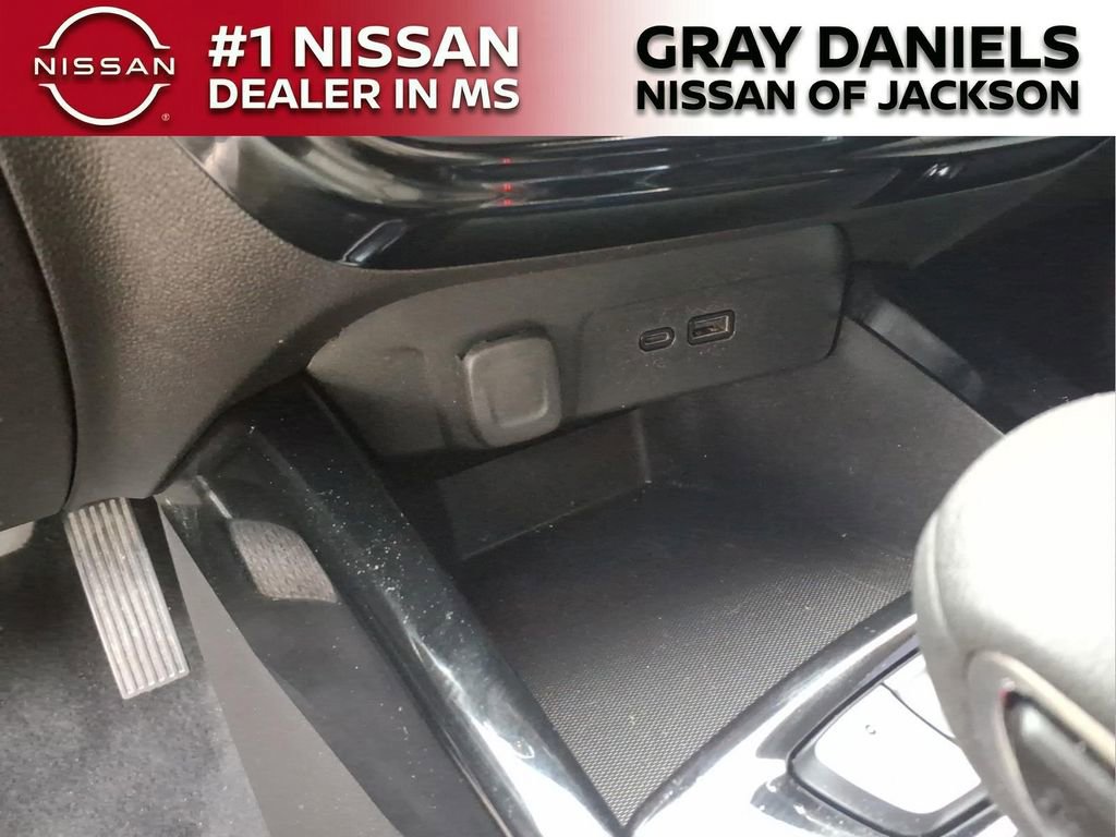 Used 2024 Chevrolet Trax LT w/ Driver Confidence Package FWD image 18