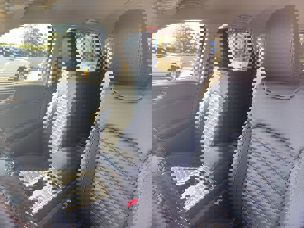 Used 2024 Ford Edge SEL w/ Convenience Package image 15