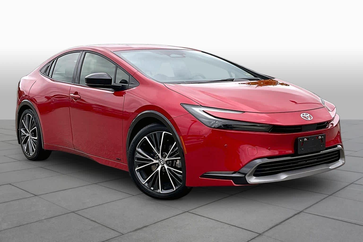 Used 2024 Toyota Prius XLE AWD/4WD image 3