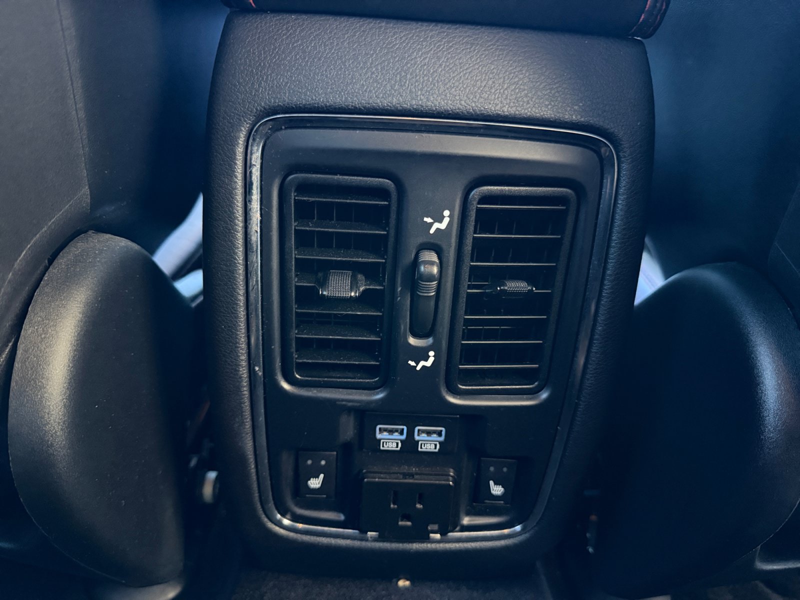 Used 2014 Dodge Durango R/T w/ Technology Group RWD image 31