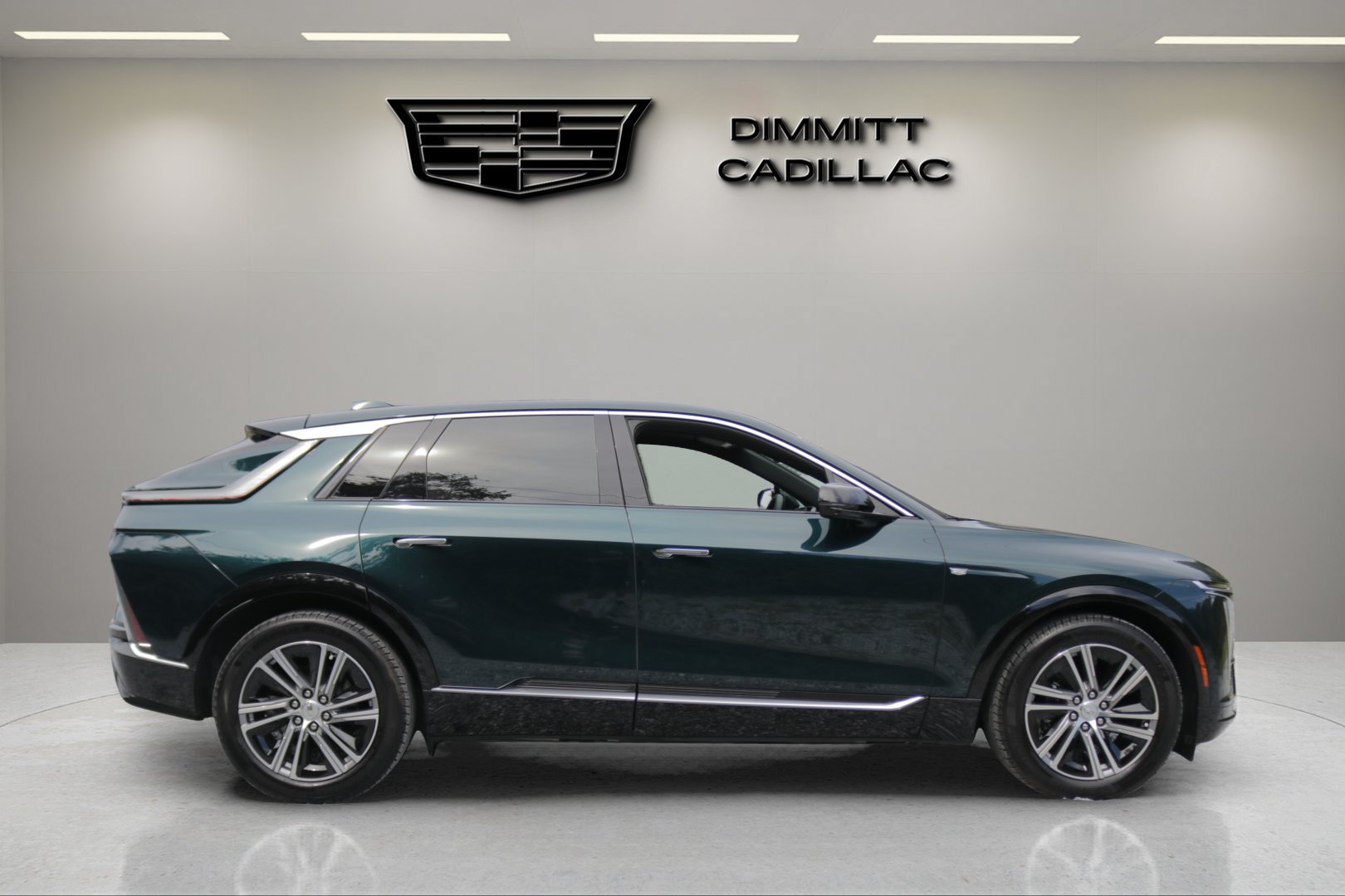 Certified 2025 Cadillac Lyriq Luxury RWD image 6