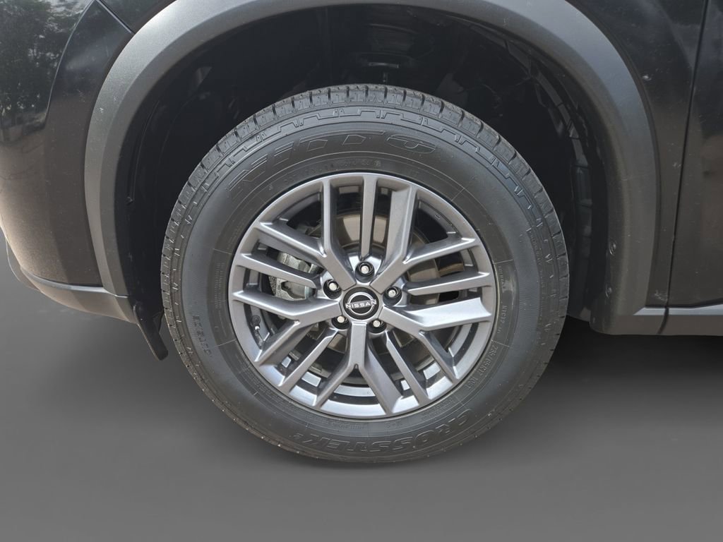 Used 2024 Nissan Rogue S AWD/4WD image 15