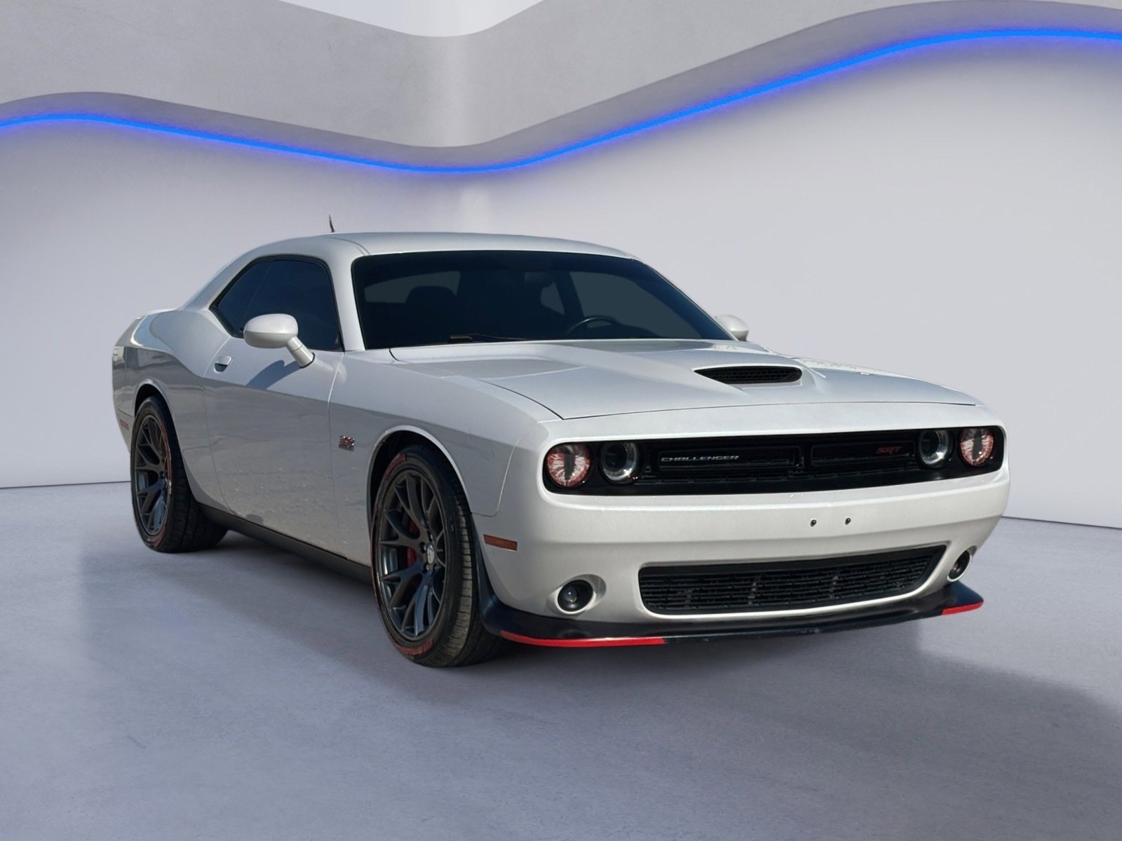Used 2015 Dodge Challenger SRT image 8