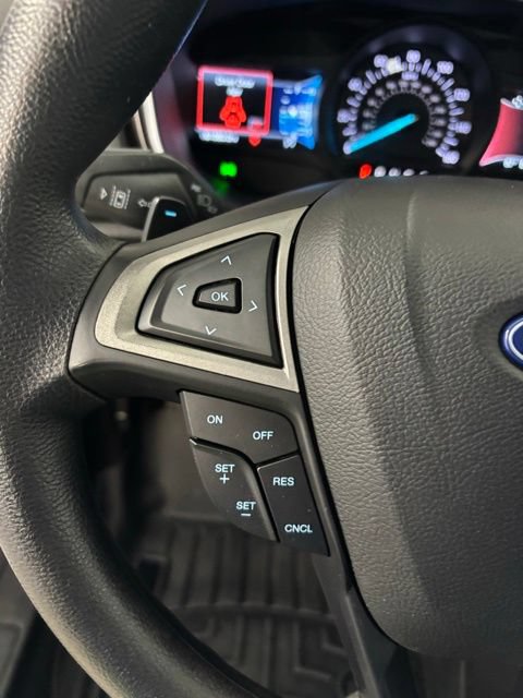 Used 2019 Ford Fusion SE FWD image 16