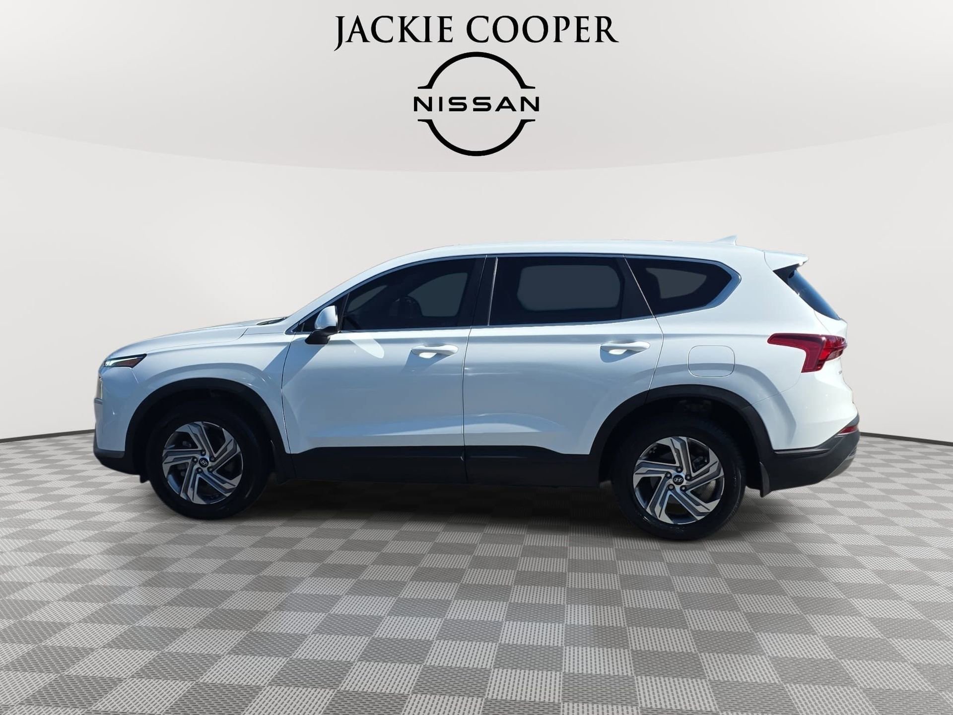 Used 2023 Hyundai Santa Fe SE FWD image 8