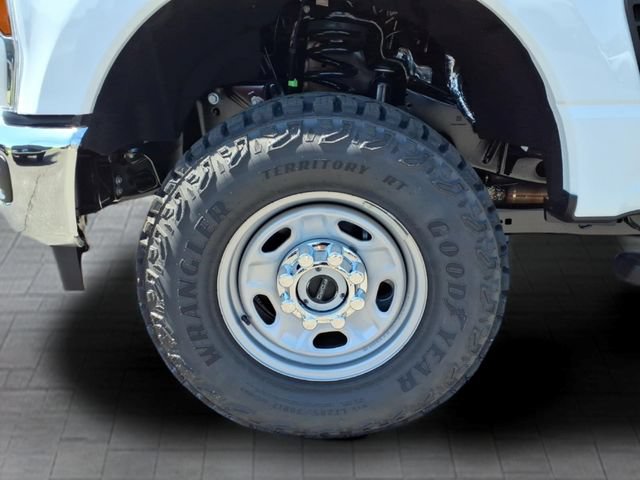 New 2026 Ford F250 XL w/ XL Off-Road Package AWD/4WD image 9