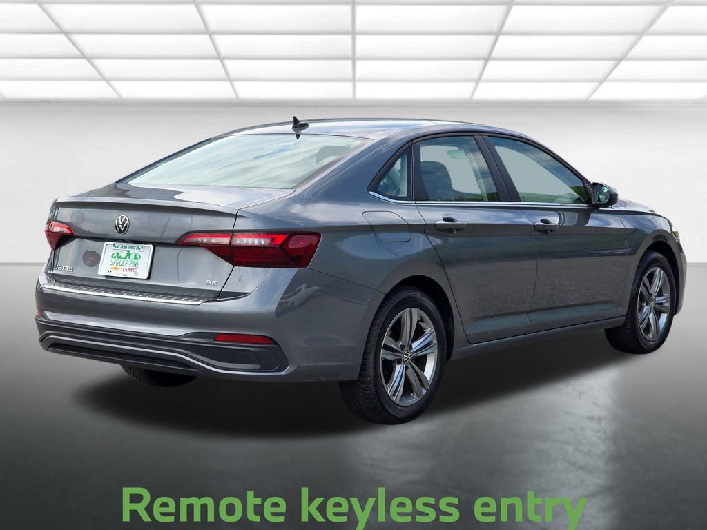 Used 2024 Volkswagen Jetta SE FWD image 17