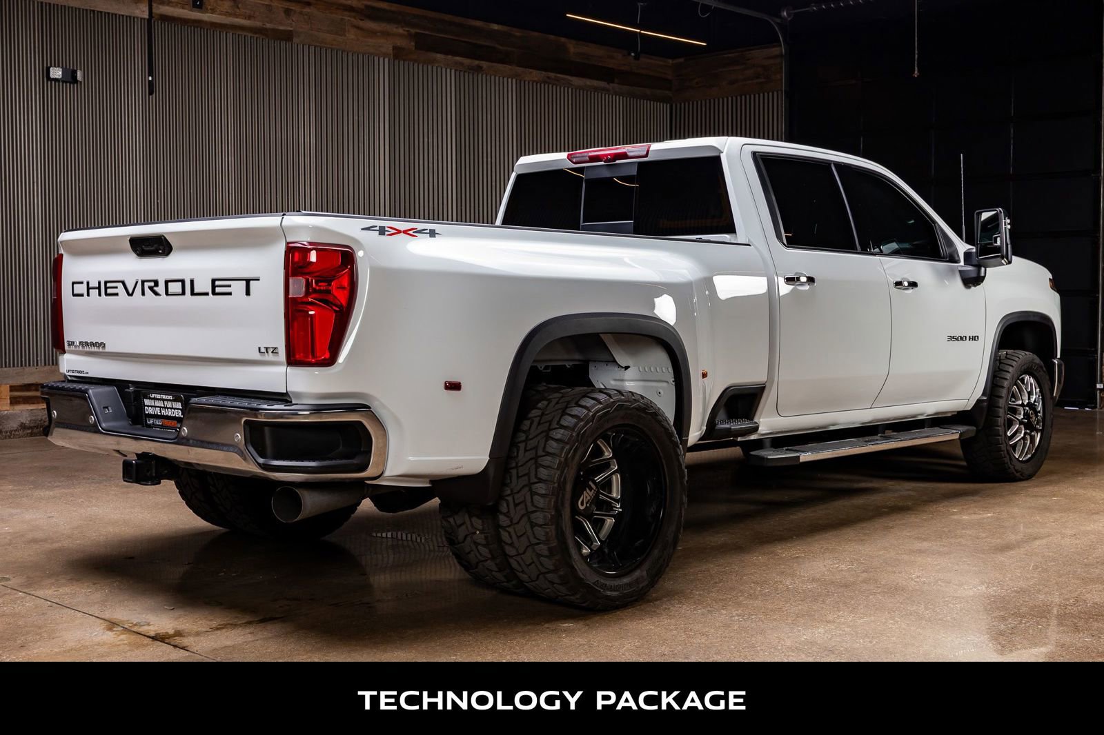 Used 2025 Chevrolet Silverado 3500 LTZ w/ LTZ Plus Package image 9