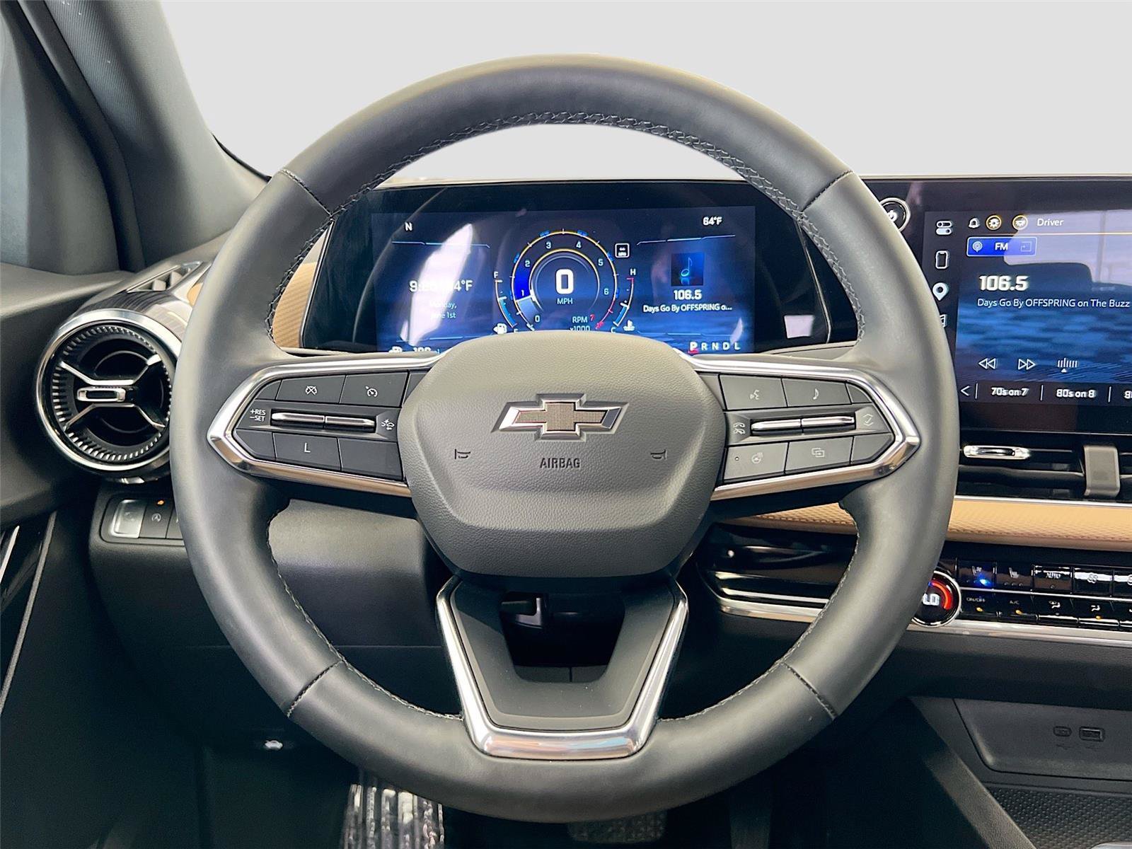Used 2025 Chevrolet Equinox ACTIV w/ Safety and Technology Package FWD image 19