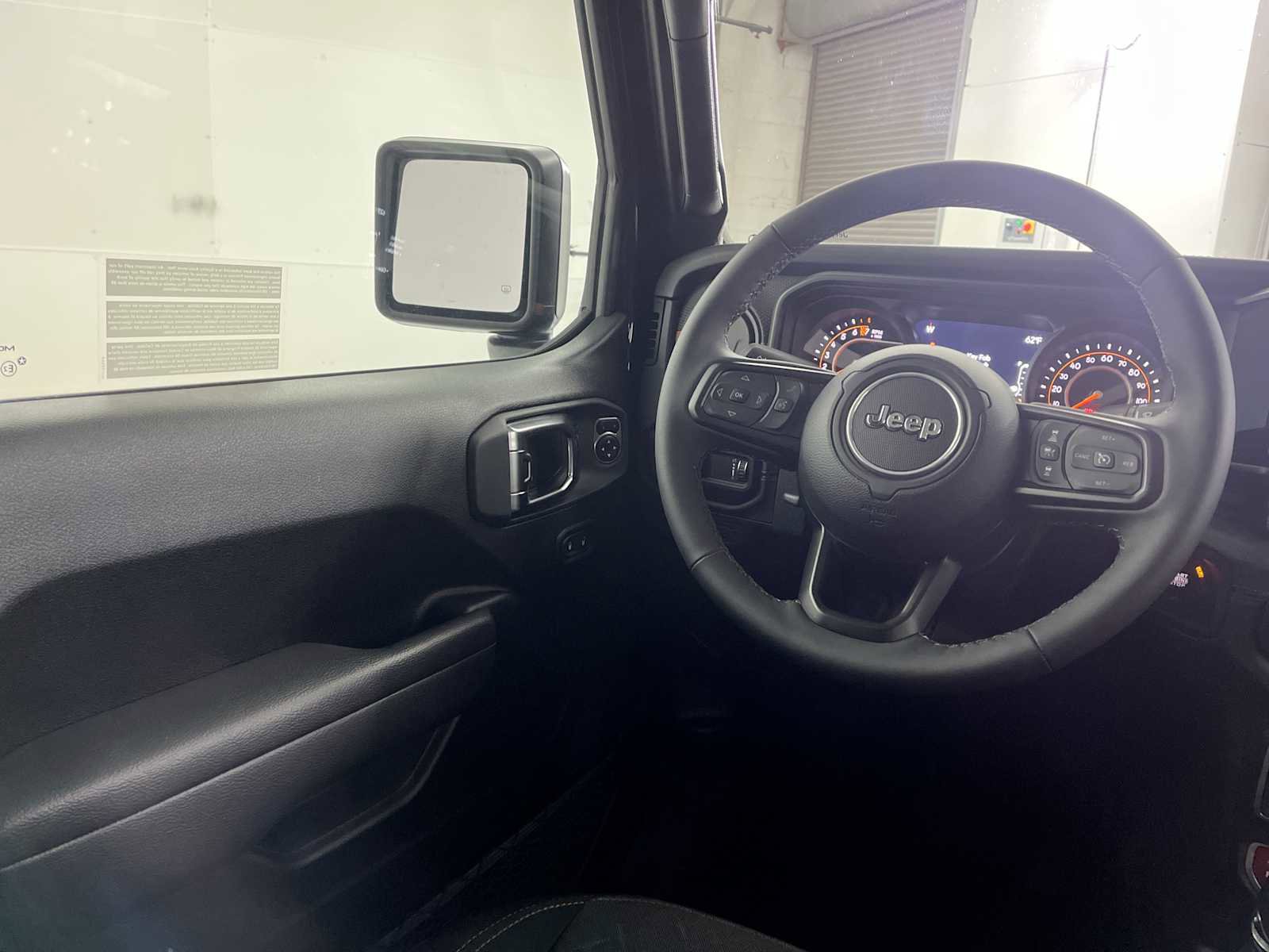 Used 2025 Jeep Gladiator Mojave w/ Convenience Group image 14
