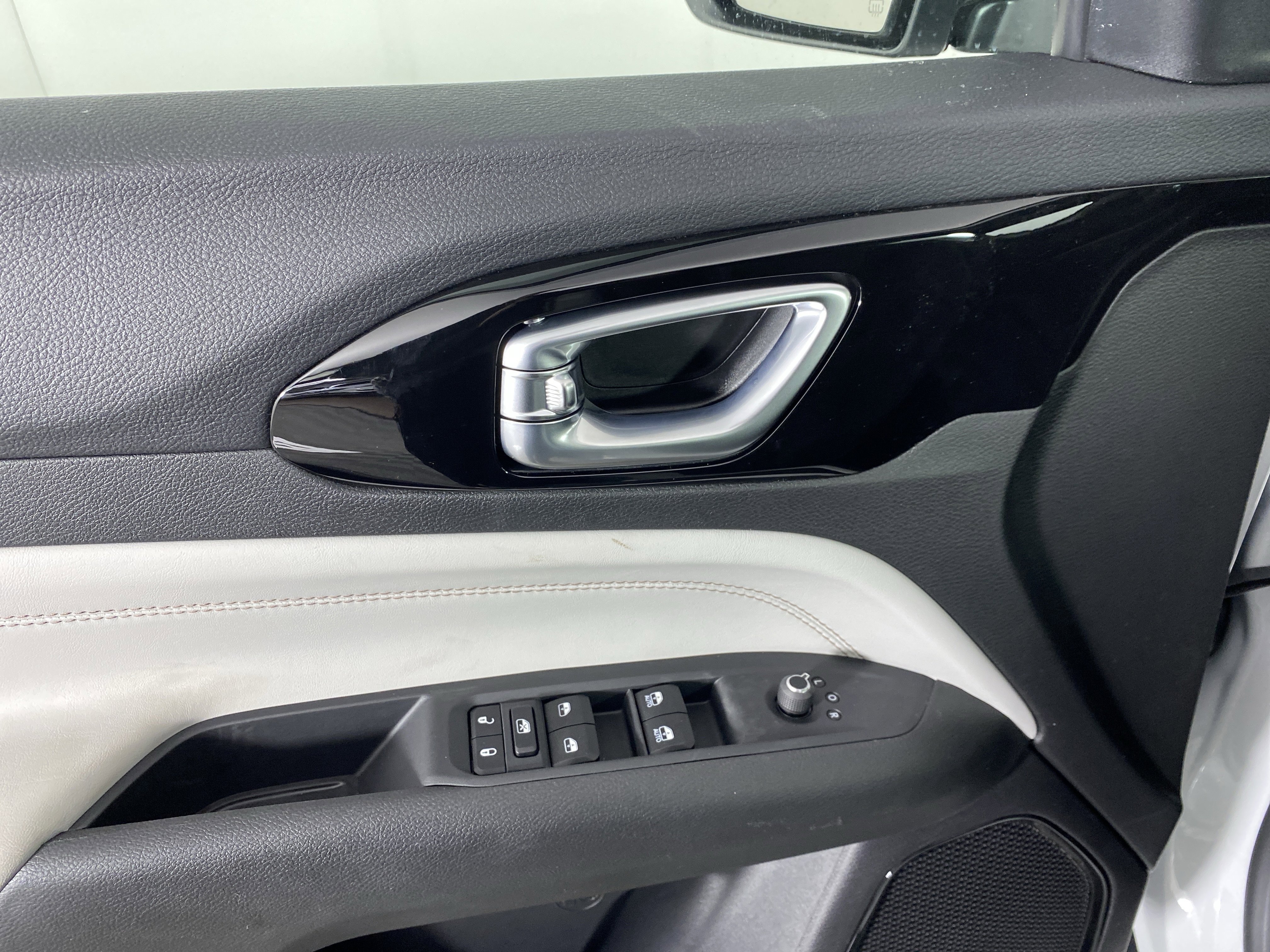 New 2026 Jeep Compass Limited image 13