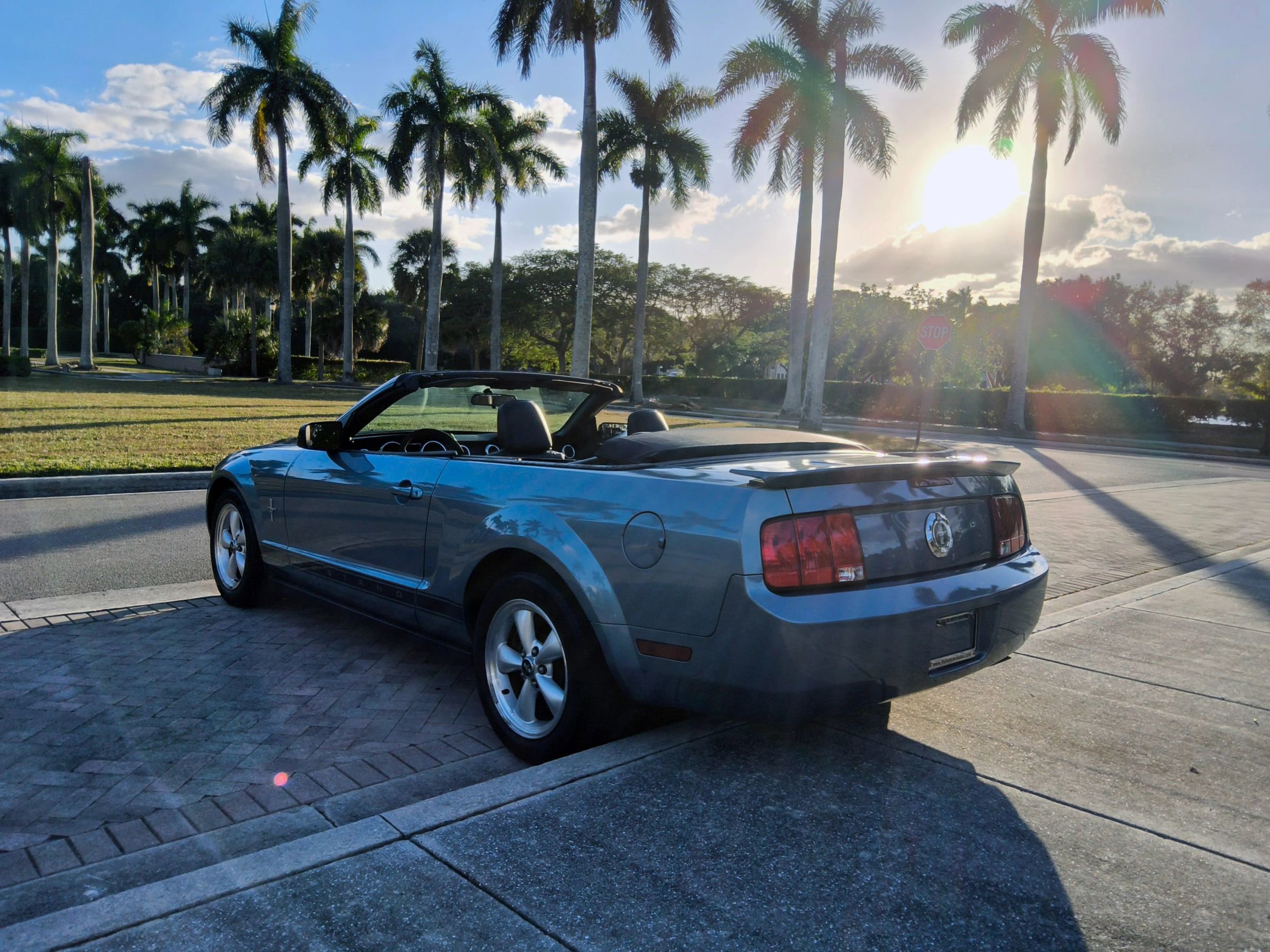 Used 2007 Ford Mustang Deluxe Convertible image 15