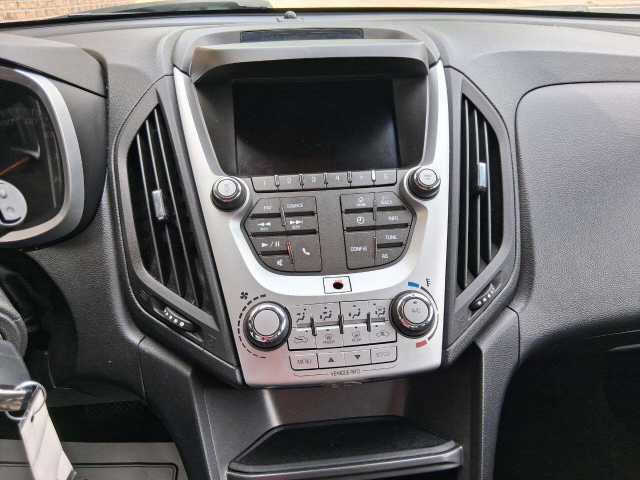 Used 2017 Chevrolet Equinox LT w/ Driver Confidence Package II AWD/4WD image 14