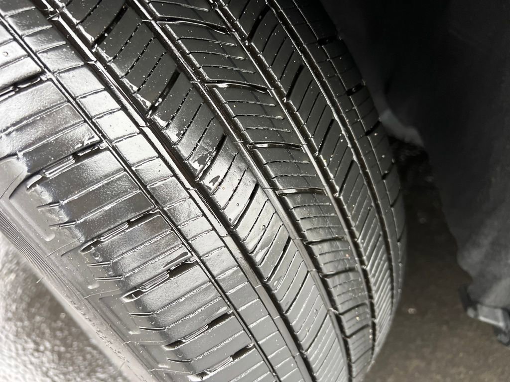 Certified 2023 Ford Explorer Limited w/ Limited Technology Package image 31