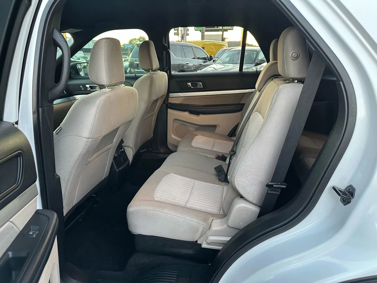Used 2019 Ford Explorer FWD image 11