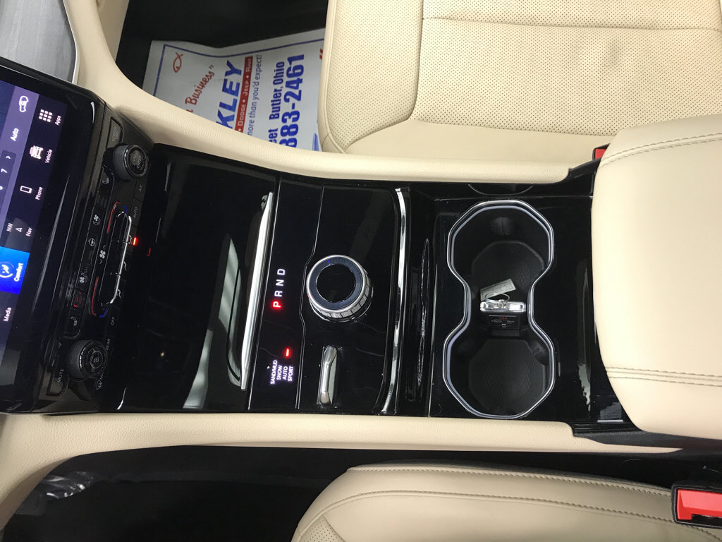 Used 2023 Jeep Grand Cherokee Limited w/ Luxury Tech Group II image 11