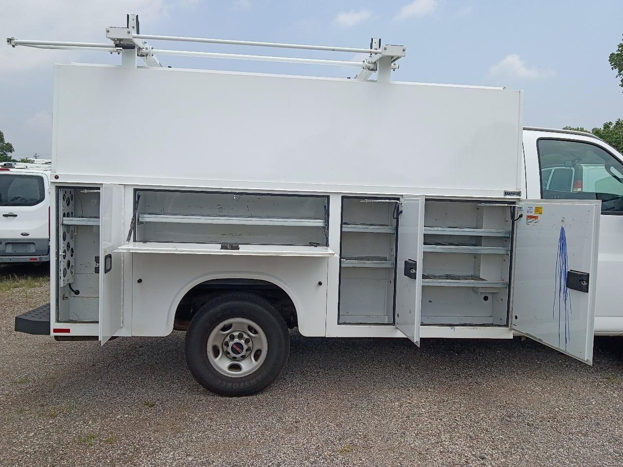 Used 2022 GMC Savana 3500 w/ Power Convenience Package RWD image 16