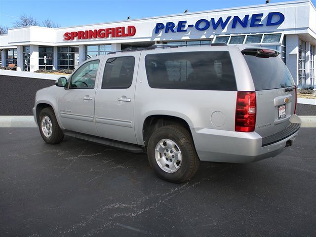 Used 2014 Chevrolet Suburban LT w/ Luxury Package image 4