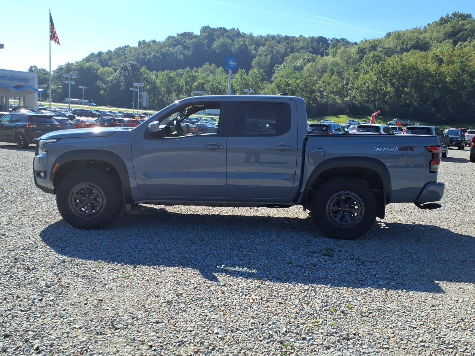 Used 2026 Nissan Frontier PRO-4X w/ Tow Package AWD/4WD image 8