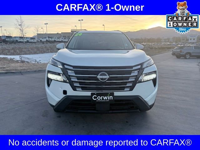 Used 2024 Nissan Rogue SV image 2